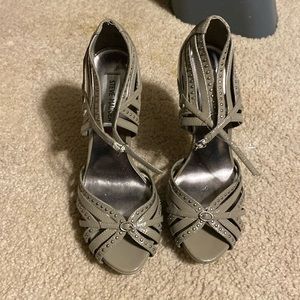 steve madden size 8.5 grey heels